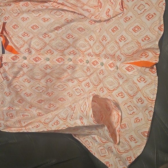 Chico's No Iron Orange and White 3/4 Sleeve Buttondown Geometric Shirt - Picture 5 of 6